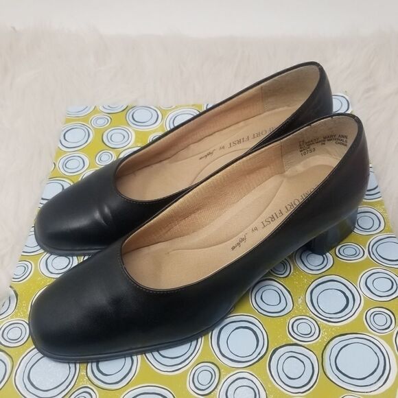 BLACK COMFORT FIRST BY FANFARES. SIZE 7.5 - Picture 11 of 11